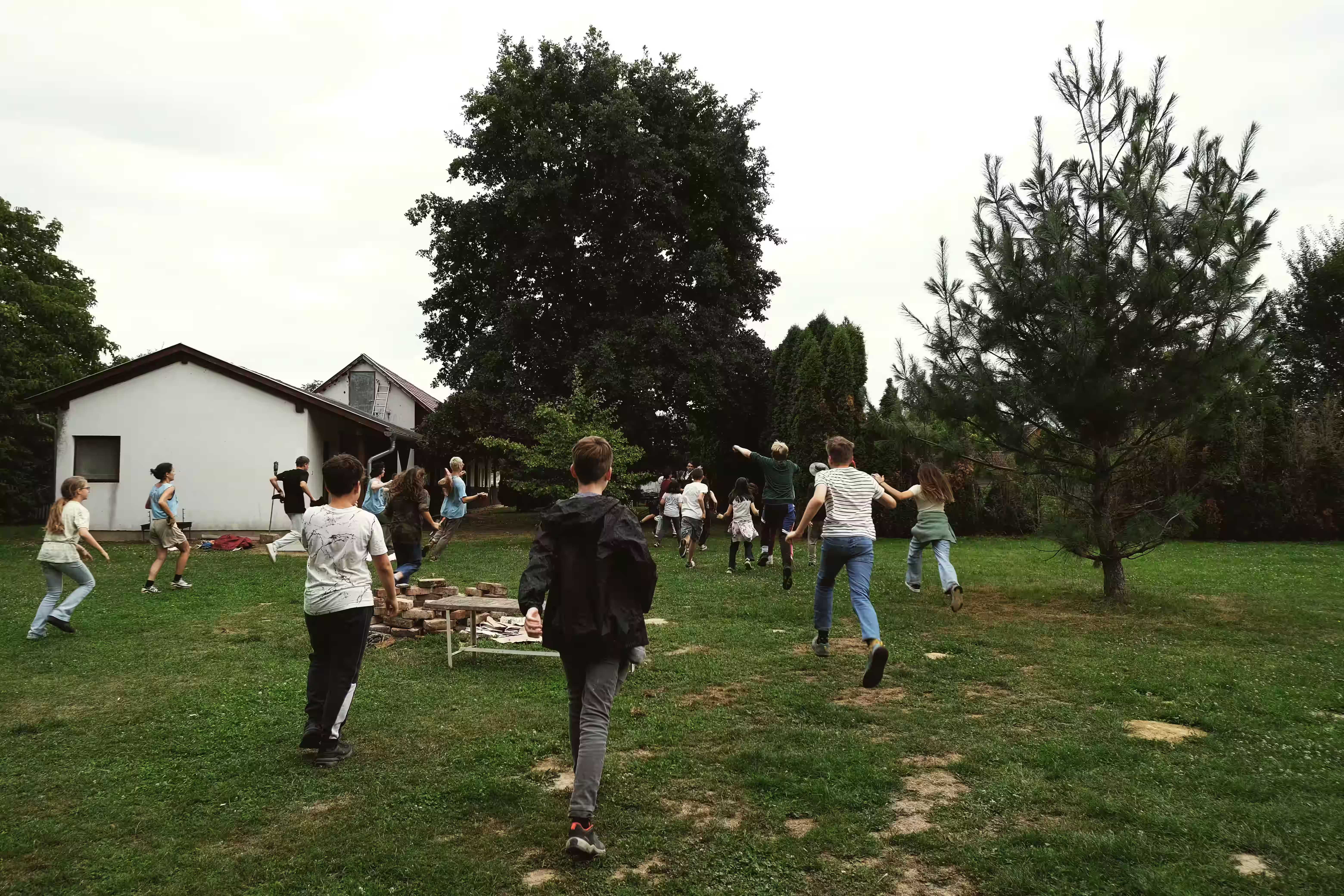 /src/assets/uploads/w (3)_compressed.avif