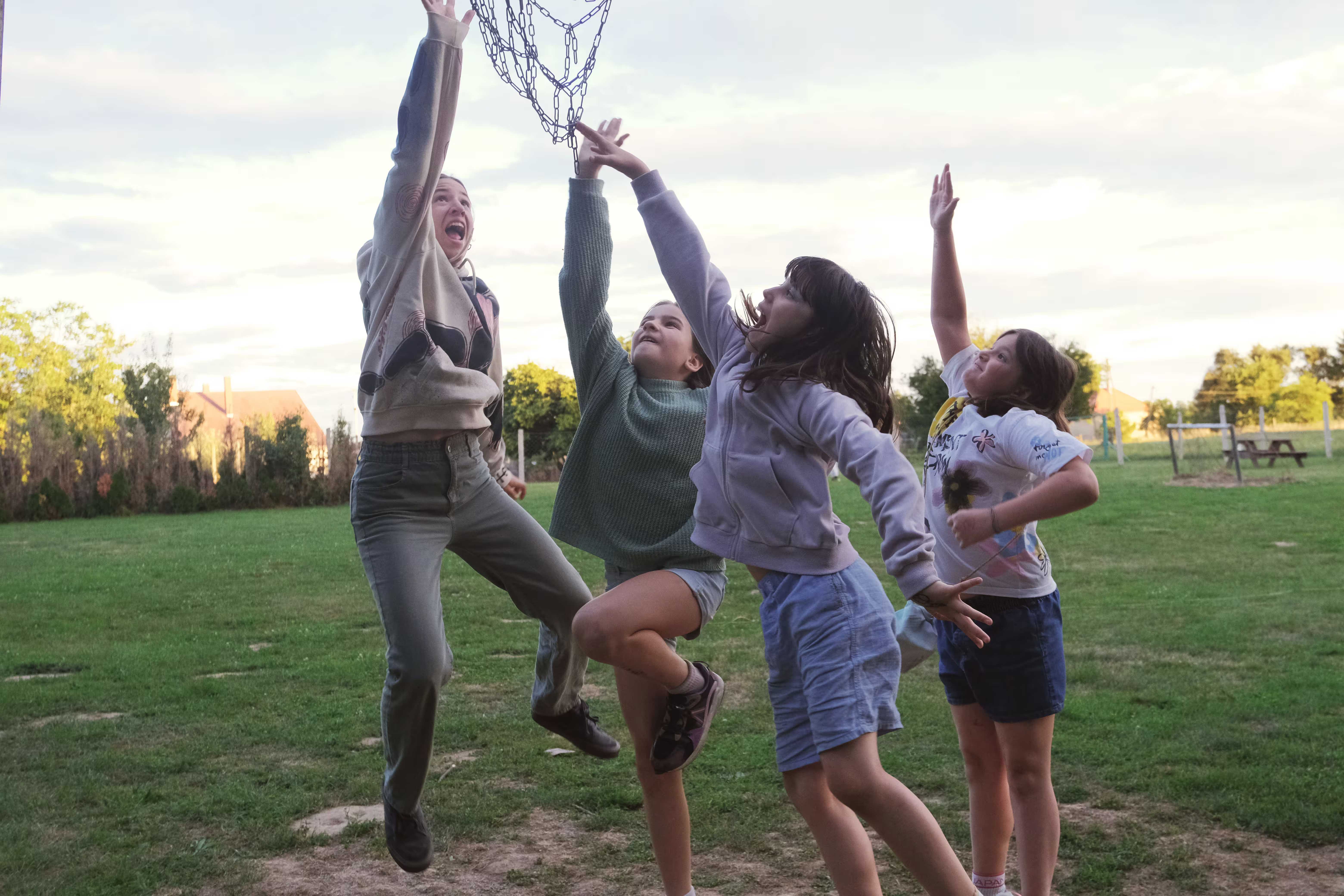 /src/assets/uploads/w (94).avif